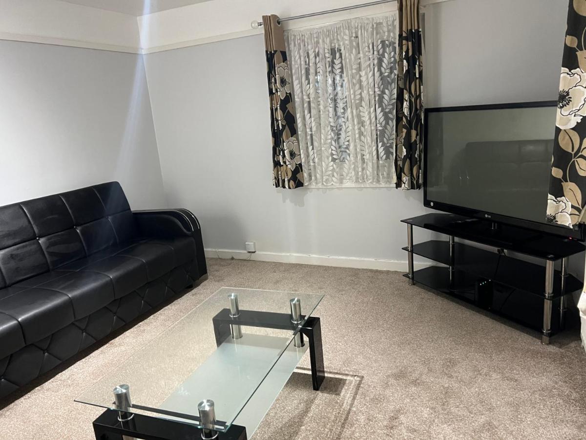 Cosy 2 Bedroom Flat Лондон Экстерьер фото