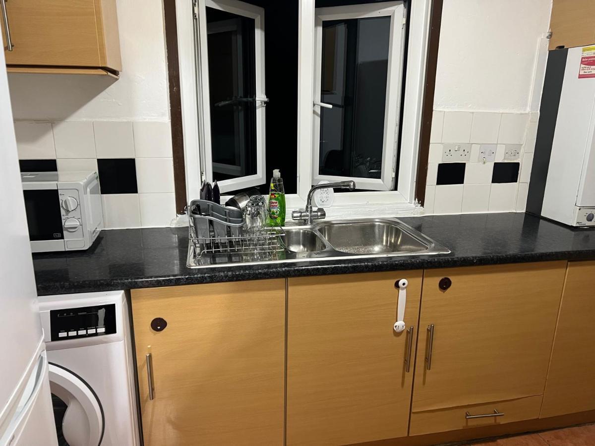 Cosy 2 Bedroom Flat Лондон Экстерьер фото